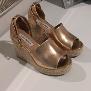 Gold Steve Madden wedges, size 8